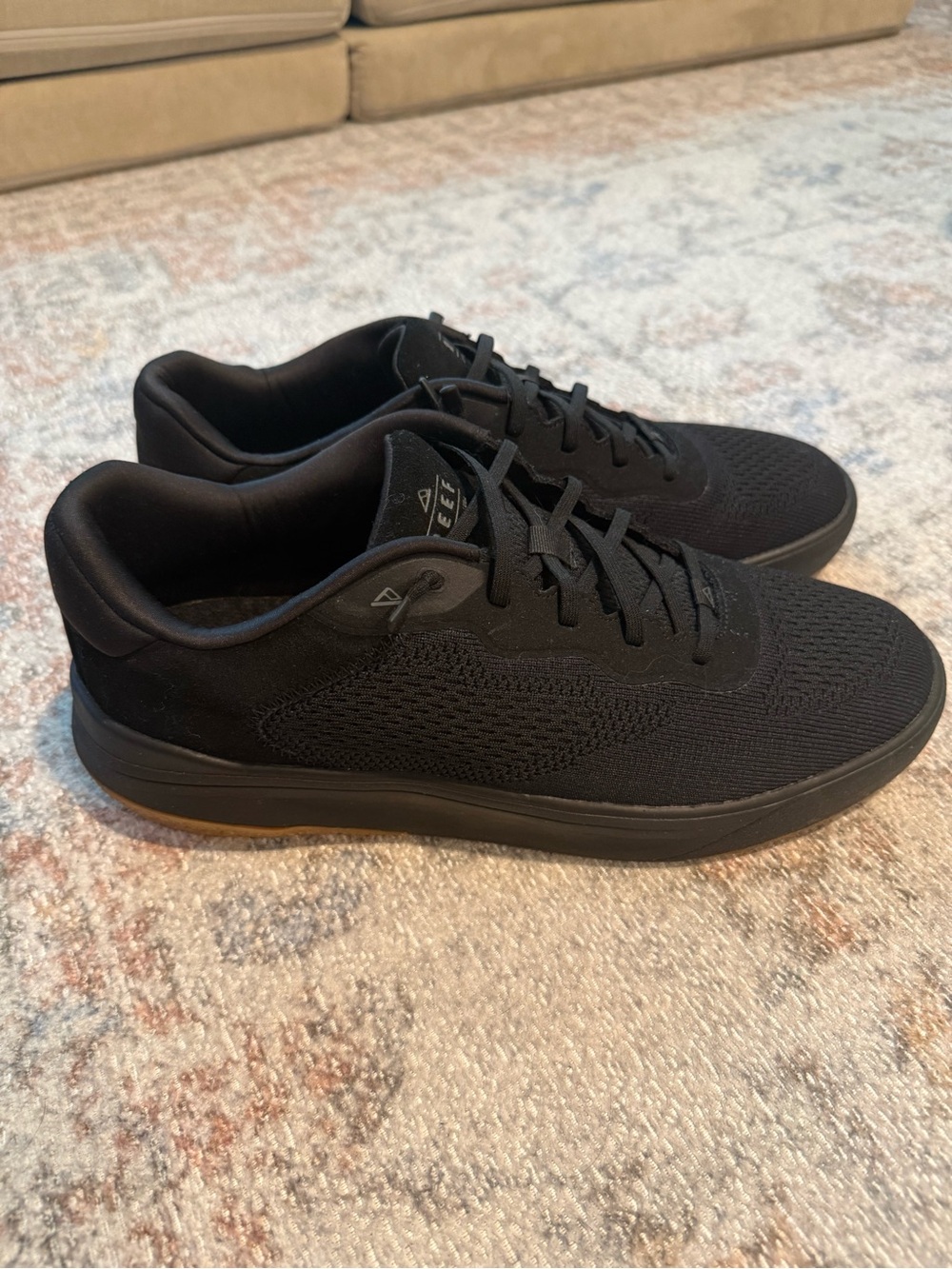 Reef Men's Black Knit Sneakers